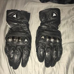 Motorcycle gloves
